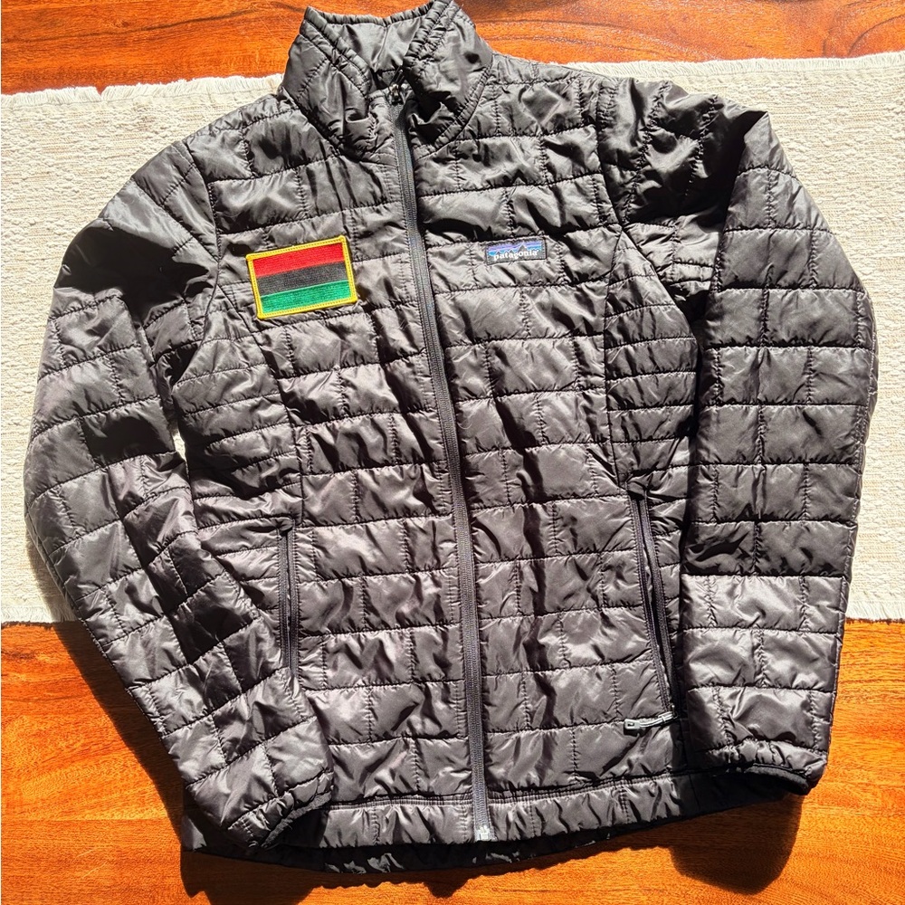 Patagonia Women's Black Puffer Jacket - Picture 3 of 8